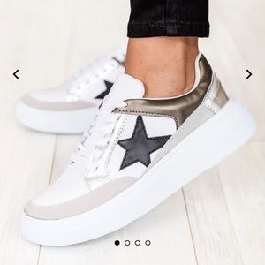 Pink Lily Pewter Aria Sneakers